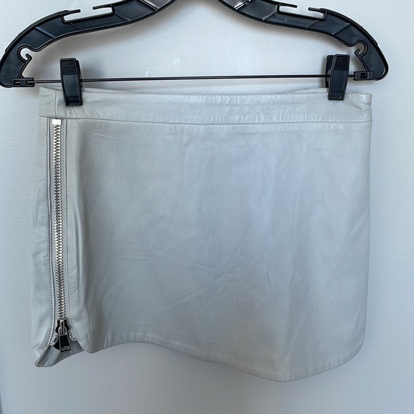 Intermix Light Gray/Blue Leather Skirt with Side Zippers Size Small - Picture 5 of 8
